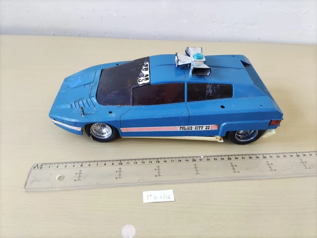Lot De 2 Jouets Anciens Joustra En Tôle - Grue Et Voiture De Police Filoguidées - Vintage