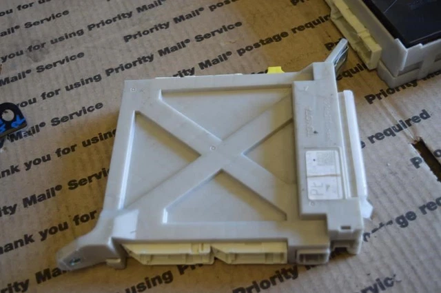 2013 2014 2015 Lexus Gs350 Right Junction Fuse Box Block 82730-30L30