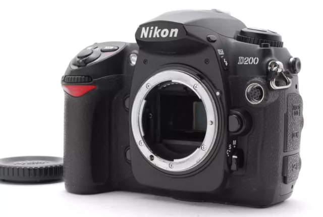 Nikon D200 Black 10.2 MP Body Digital SLR Camera from Japan (oku2528)