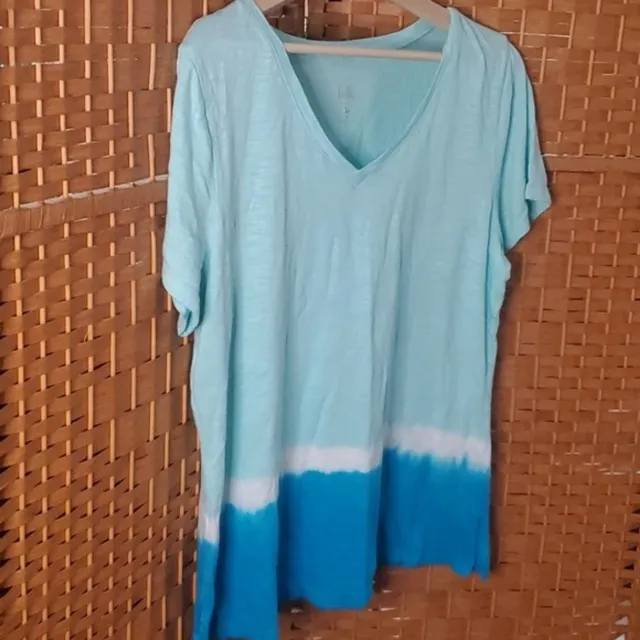 Ombre ocean blue dip dye aqua vneck tshirt BELLE BY KIM GRAVEL size m