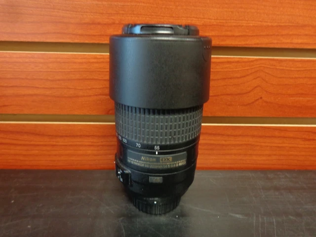 Nikon AF-S DX NIKKOR 55-300mm f/4.5-5.6G ED VR Lens With HB-57 Hood