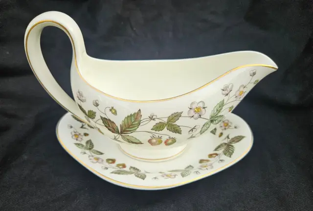 Wedgwood STRAWBERRY HILL Gravy Boat and Stand