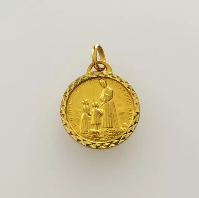 mama-estelle Ancienne Grande Médaille Notre Dame de la SALETTE en Métal