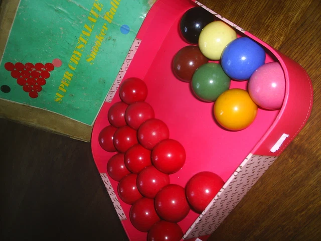 Super Crystalate Billiard Ball Set. Vintage Snooker Table Balls.