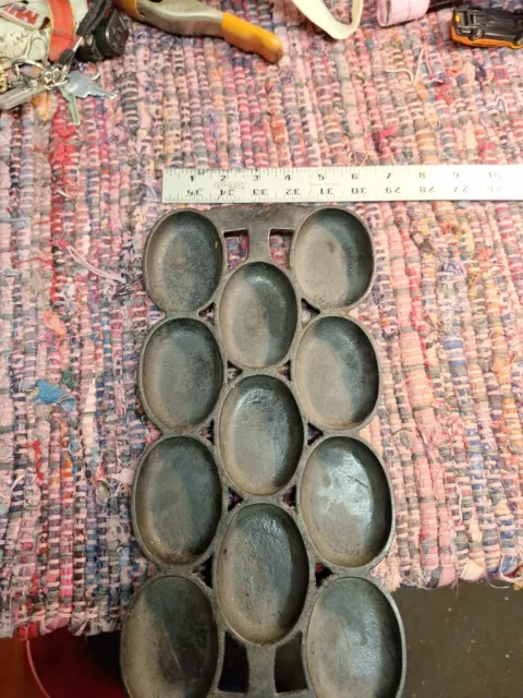 Antique Cast Iron Muffin Pan 11 Oval Gem Unmarked #8 2