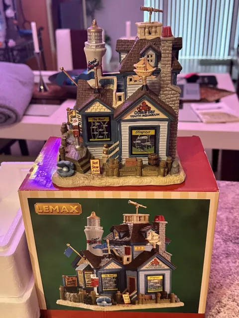 Lemax- Ocean Bay Youth Aquarium #75211X Plymouth Corners Minor Flaw