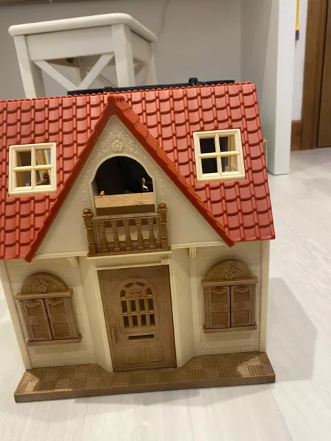 Sylvanian Families Red Roof Cosy Cottage, Doll-house