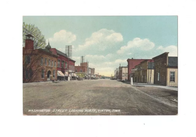 IA Vinton Iowa Washington Street looking North Benton County Vintage Postcard