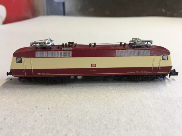 locomotiva Fleischmann  7350 scala n