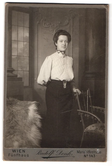 Fotografie Rudolf Denk, Wien, Mariahilferstraße 143, junge Frau in klassizistis