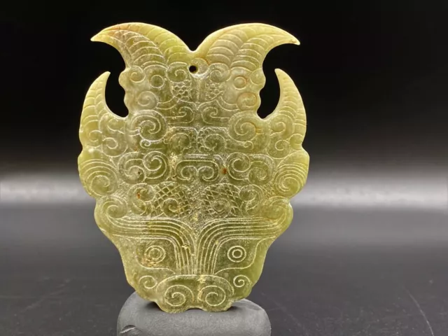 Chinese jade collectibles The Ancient  dragon figure pendant