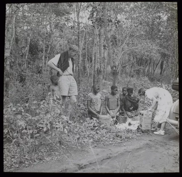VINTAGE Magic Lantern Slide BUYING MUSHROOMS AT ROADSIDE RHODESIA C1949 PHOTO