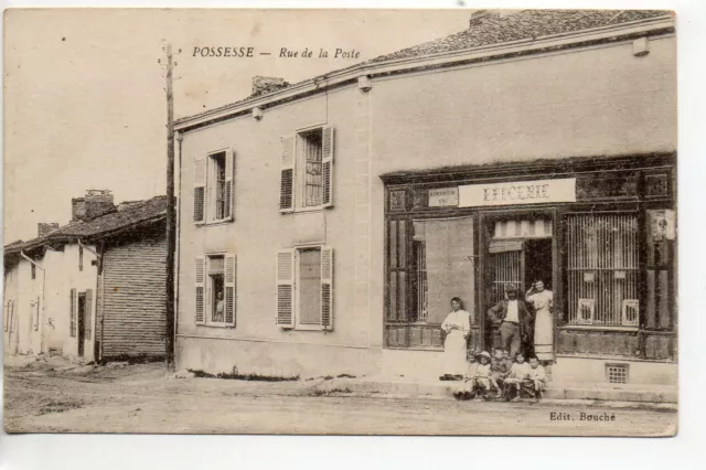 POSSESSION - Marne - CPA 51 - La rue de la Poste - grocery store front store