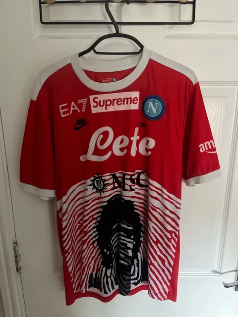Maglia Napoli Argentina, le strisce albicelesti per Maradona