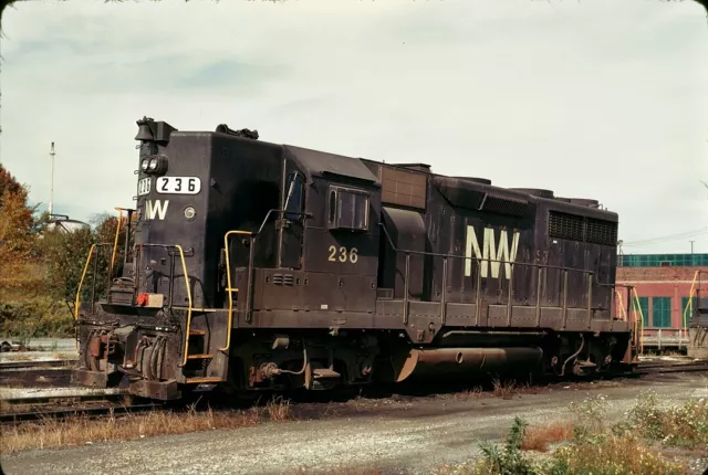 Norfolk & Western (NW) - GP35 - #236 - Original 35mm Slide
