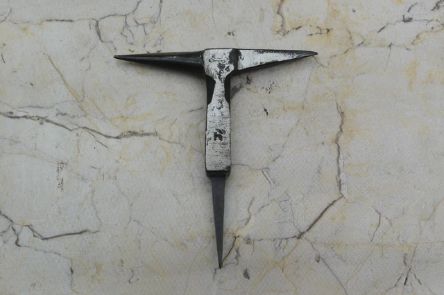 Antique Iron anvil jewelers Blacksmith Tool Vintage farm decor Tool 4.37 oz