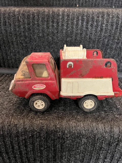 1  Vintage 1974 Tonka Super Thrust Fire Fighter Pumper Engine