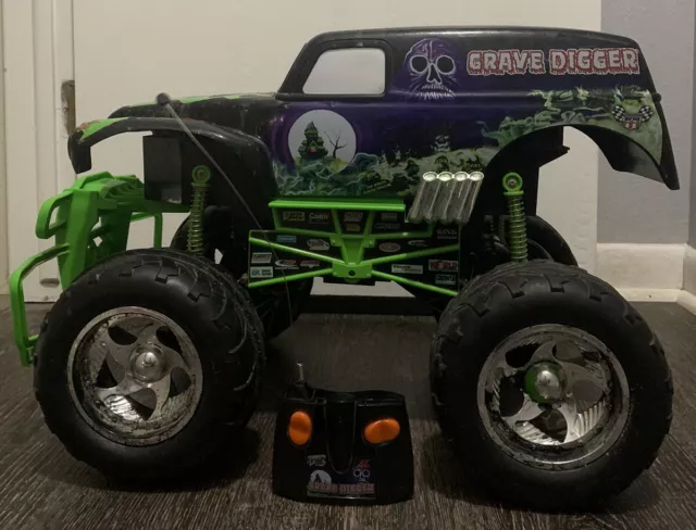 HUGE 1:6 TYCO RC GRAVE DIGGER Monster Jam Truck With Remote $50.00 ...