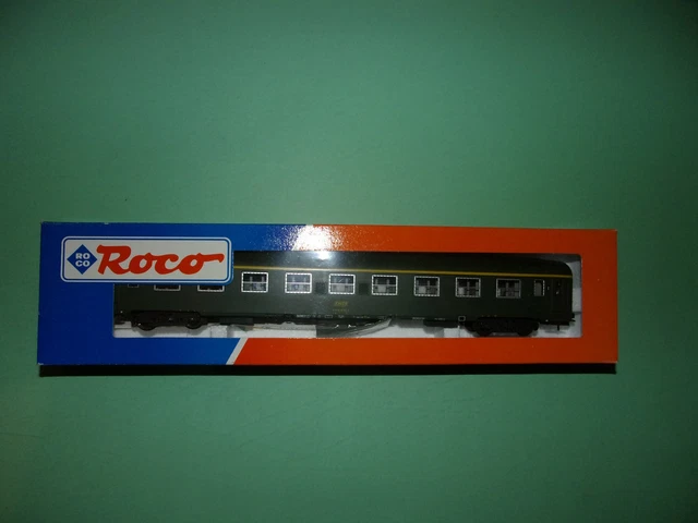 Voiture Voyageurs RMA 1ère Classe UIC – Vert/argent, échelle N (1/160) – N°1bis, Neuf