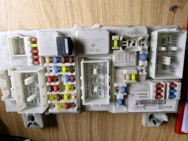 FORD FOCUS MK2 Fusebox Body Control Module 7M5T 14A073 Cf £49.50 ...