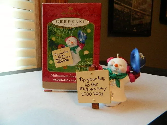 Hallmark 2000 Millennium Snowma'am Keepsake Christmas Ornament lady snowman