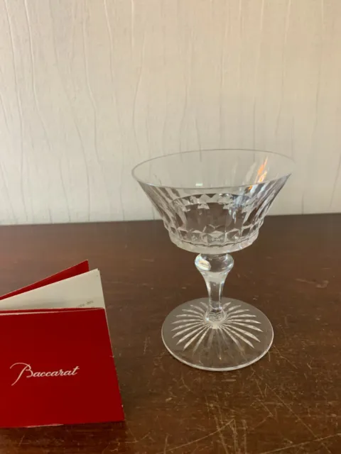 17 coupes a champagne modèle Buckingham en cristal de Baccarat (prix à la pièce)