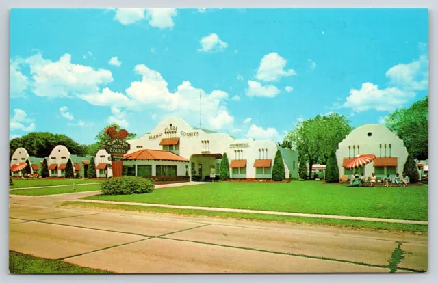 Roadside~Motels~Alamo Plaza Hotel Courts~Beaumont Texas~Vintage Postcard