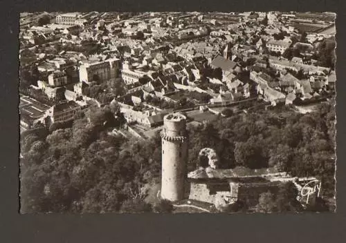 MONTLHERY (91) VILLAS & TOUR en vue aérienne en 1958