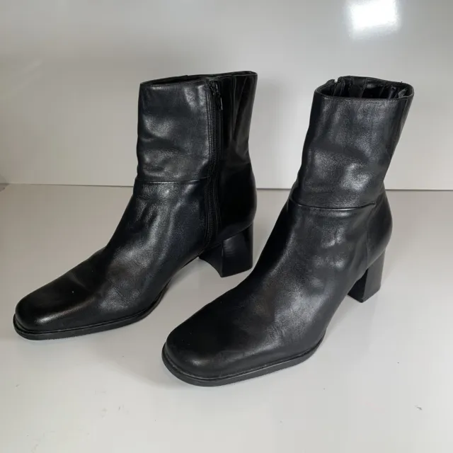 Easy Spirit Women's Black Leather Side Zip Block Heel Ankle Boots Size 10 B