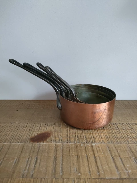2 CASSEROLES en CUIVRE étamé de 14 et 12 cm , 1 mm épais
