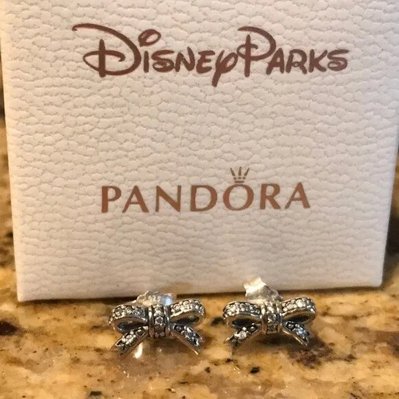 Brand New Genuine Pandora Sparkling Bow Tie Stud CZ Earrings 290555CZ