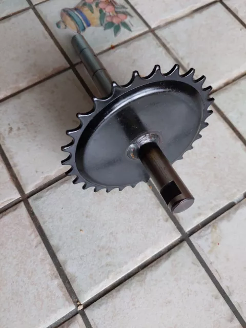 Axe de pédalier 28 dts MBK AV10