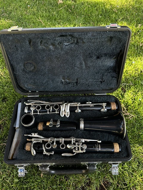 YAMAHA ESTABLISHED IN 1887 Made in JAPAN Clarinet W/ Case