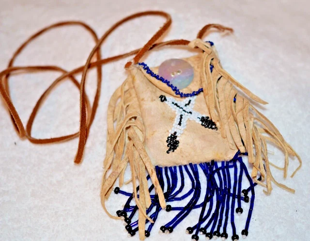 Vintage Medicine Bag Pouch Native American Indian Style Beaded Eagle Feathers