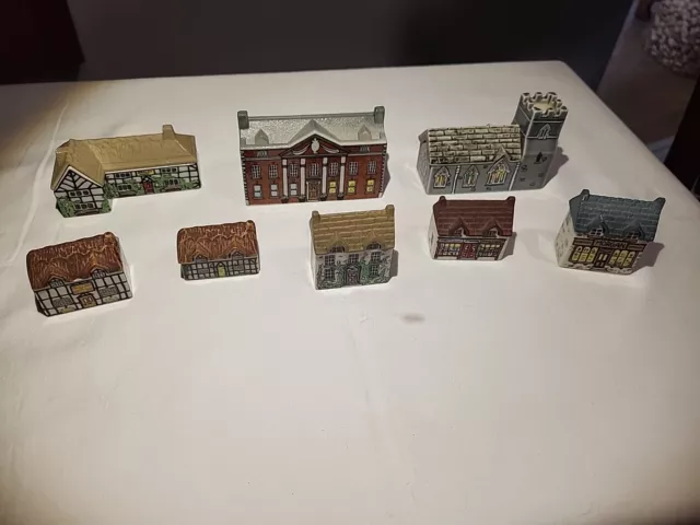 Wade WHIMSEY-ON-WHY  *SET 1 Miniature Porcelain Village*  8 Pieces England