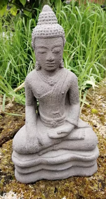 Buddha Skulptur Figur Statue Yoga sitzend Laos Stein Lavaguss Deko Garten 30cm