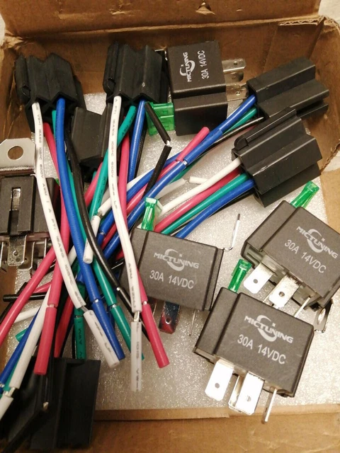 6x 12V 30A Auto Relais Mit Sicherung - 5-polig SPST Kfz-Relais Set Mit Kabelbaum