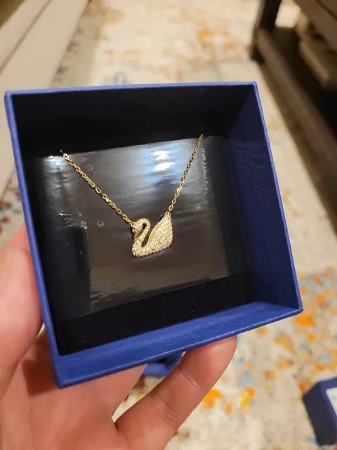 NIB Swarovski Swarovski Iconic Swan Necklace Pendant 3