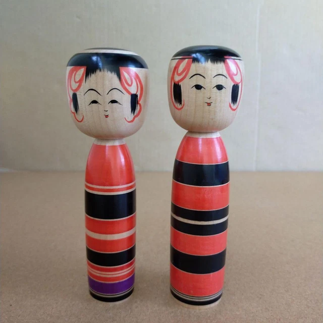 kokeshi dolls like sisters wooden craft 15cm 6 inch Japan x2