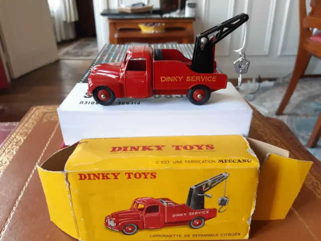 DINKY TOYS, Réf : 35A. Modèle : Dépanneuse Citroën. Boîte d'origine. Années 50.