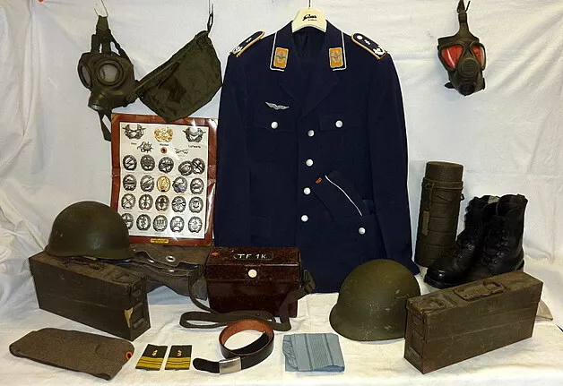 Lot Ausrüstungs- und Uniformteile Bundeswehr 60-80er Jahre, Fundgrube!!!