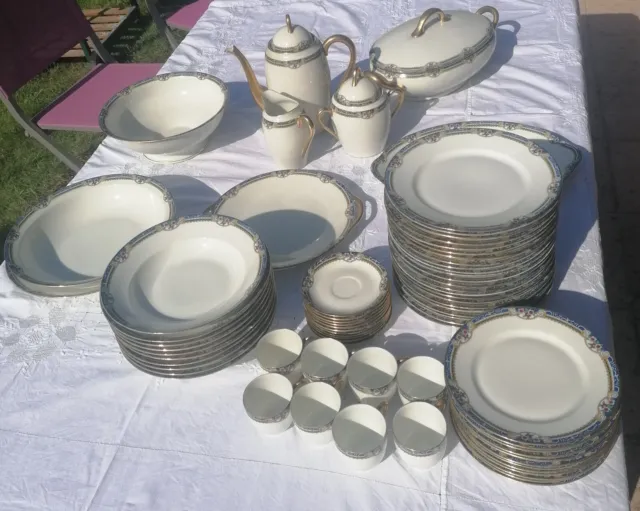 service vaisselle porcelaine du Bidasoa Espagne ,signe de qualité 133 pièces