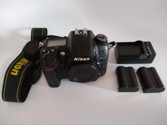 Nikon D7000 16.2MP Digital SLR Camera with 2 Batteries, Charger, and Neck Strap