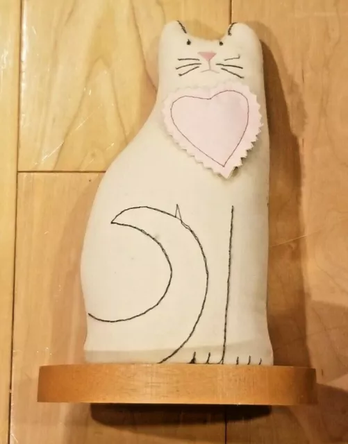 Vintage Crowning Touch Quilted Sitting Cat Hook/Loop Heart Painted Wood Base 7"