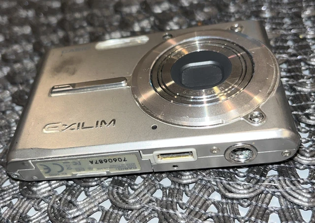CASIO EXILIM EX-S600 シルバー Amazon | CASIO デジタルカメラ EXILIM CARD EX-S600 スパーク