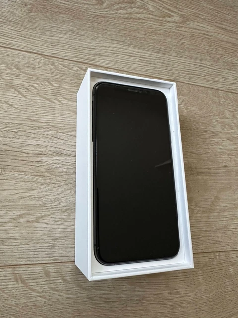 Apple iPhone XS 64GB - Silver (Unlocked)