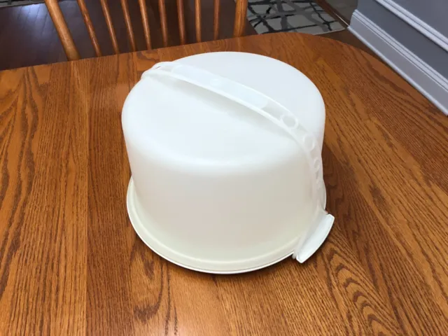 Vintage Tupperware 684 Cake Carrier Keeper Dome Lid 683 W/ Base 6.5” Tall