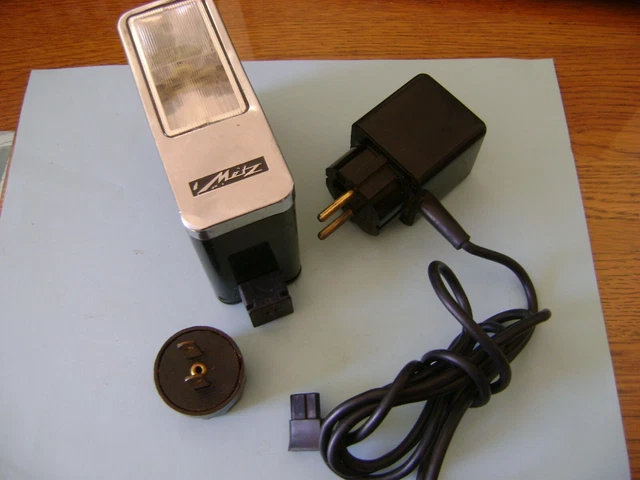 Vintage Metz Mecablitz 163S Camera Flash W/ Charger Adaptor Power Supply