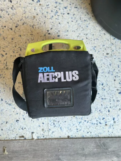 Zoll AED + Plus defibrillator new Pads expir 07/26 With Alarm Case