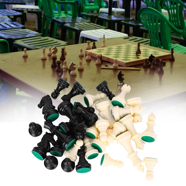 Keenso Schachfiguren-Set Aus Kunststoff – Komplett Mit 32 Teilen, In Schwarz & Weiß, Mit Filzpolster – Ideal Für Anfänger & Profis
